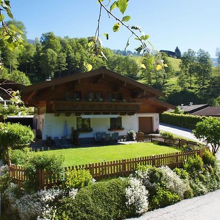 Gaestehaus Aigner Σάαλμπαχ-Χίντεργκλεμ Εξωτερικό φωτογραφία